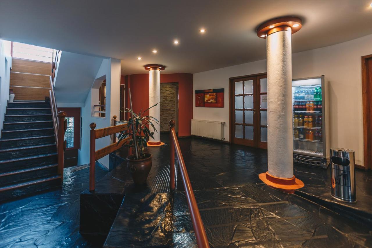 Los Tilos Hotel Y Spa By Cph Villa Carlos Paz Bagian luar foto