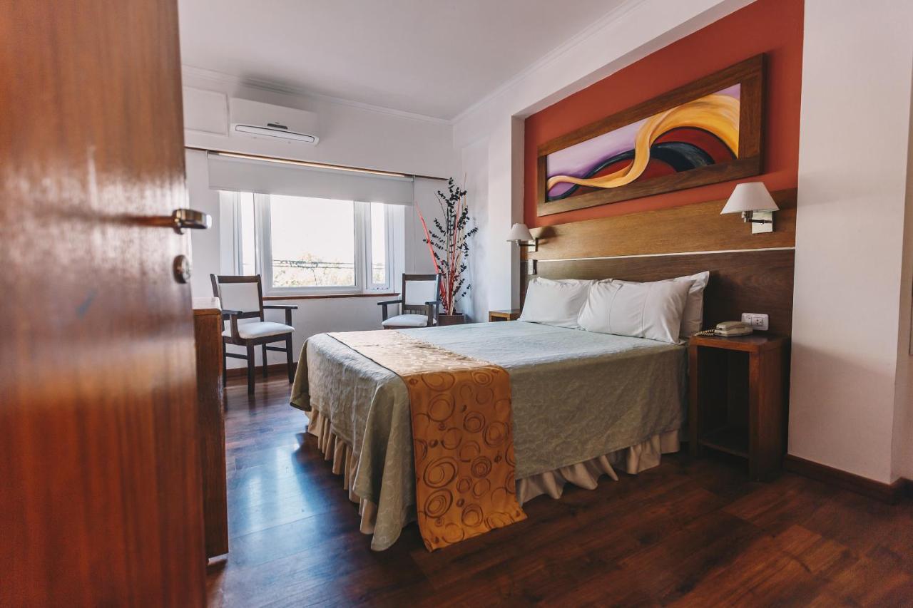 Los Tilos Hotel Y Spa By Cph Villa Carlos Paz Bagian luar foto